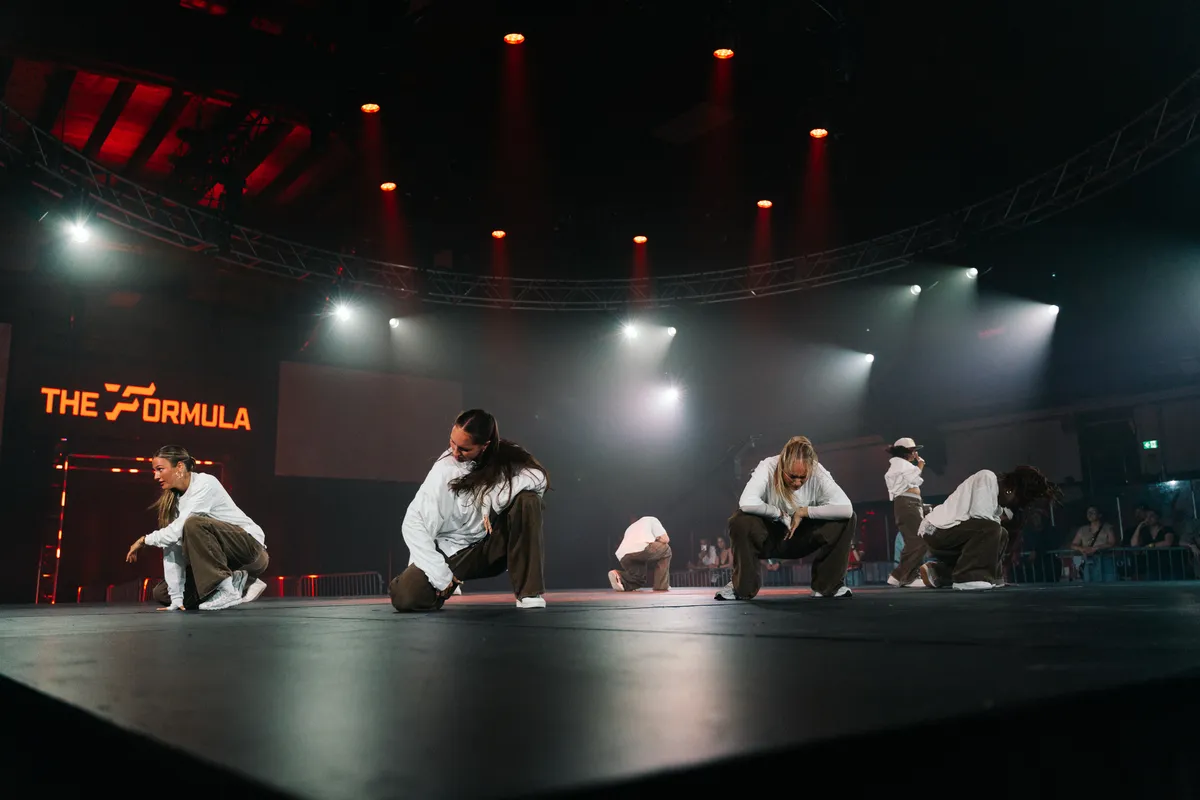 The Formula Experience — r2 06 4