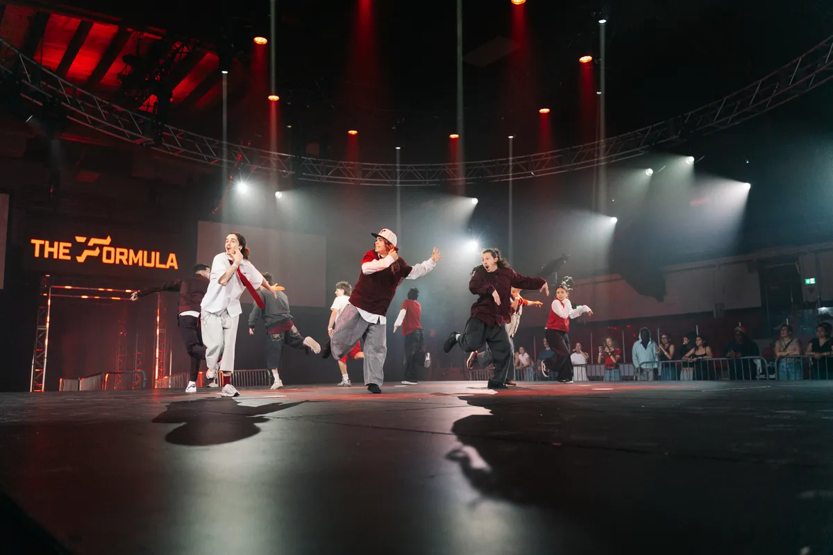 The Formula Experience — r2 mih 5